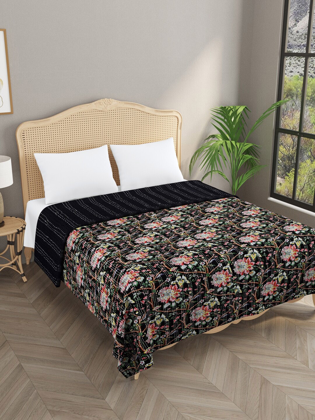 

Gulaab Jaipur Black & White Printed Double Bed- King 380 TC Bed Cover