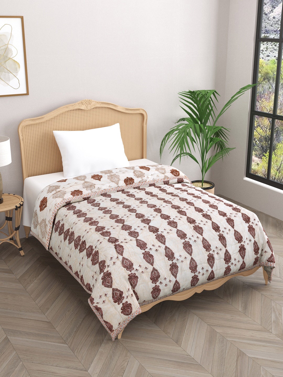 

Gulaab Jaipur Off White & Maroon Ethnic Motifs Mild Winter Cotton 500 GSM Single Bed Quilt