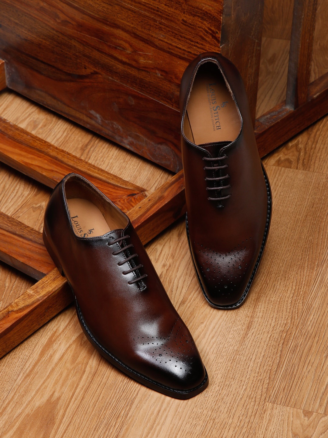 

LOUIS STITCH Men Textured Italian Leather Brown Formal Derbys