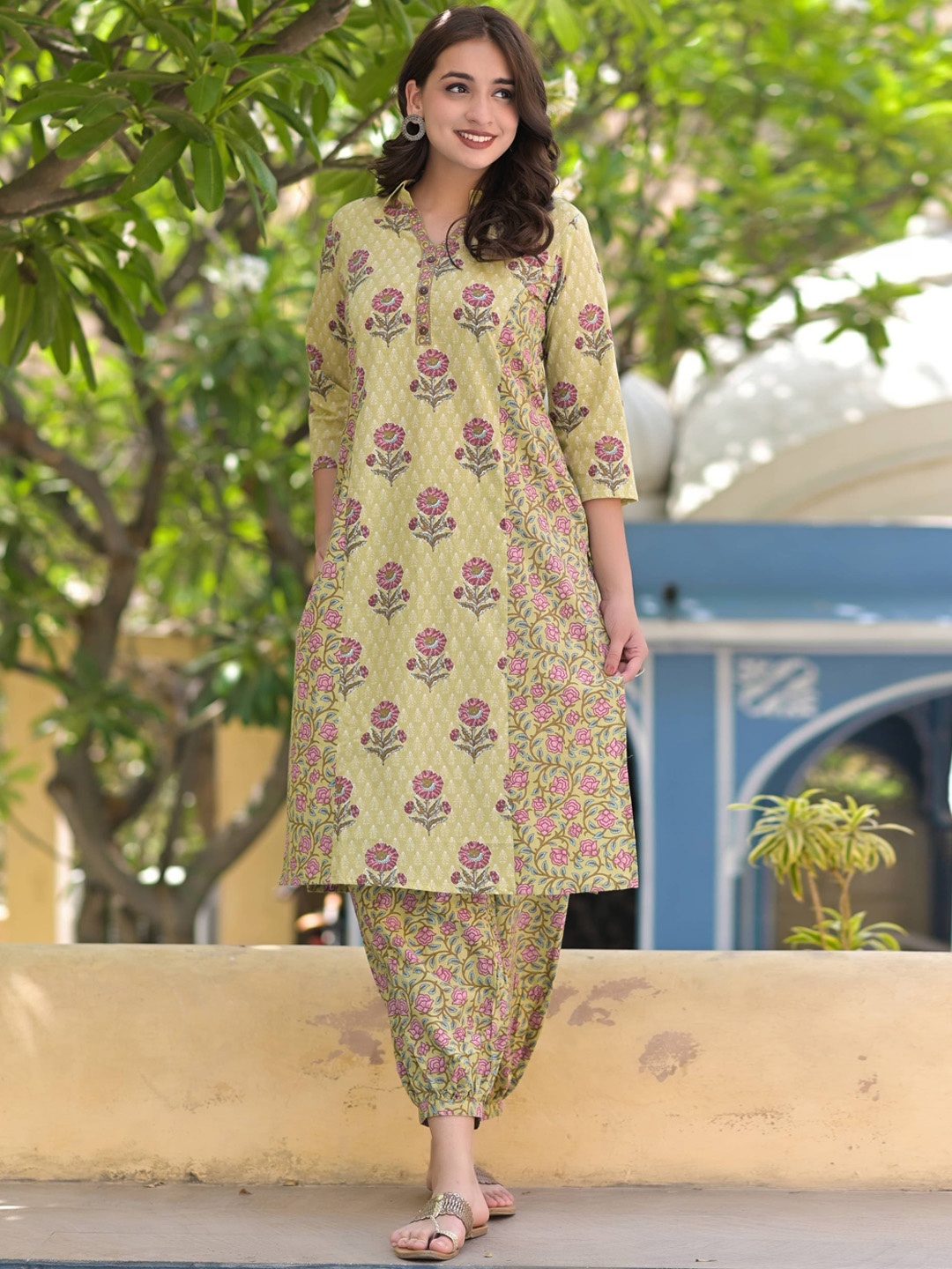 

METRO-FASHION Women Floral Printed Pure Cotton Kurta with Salwar, Green