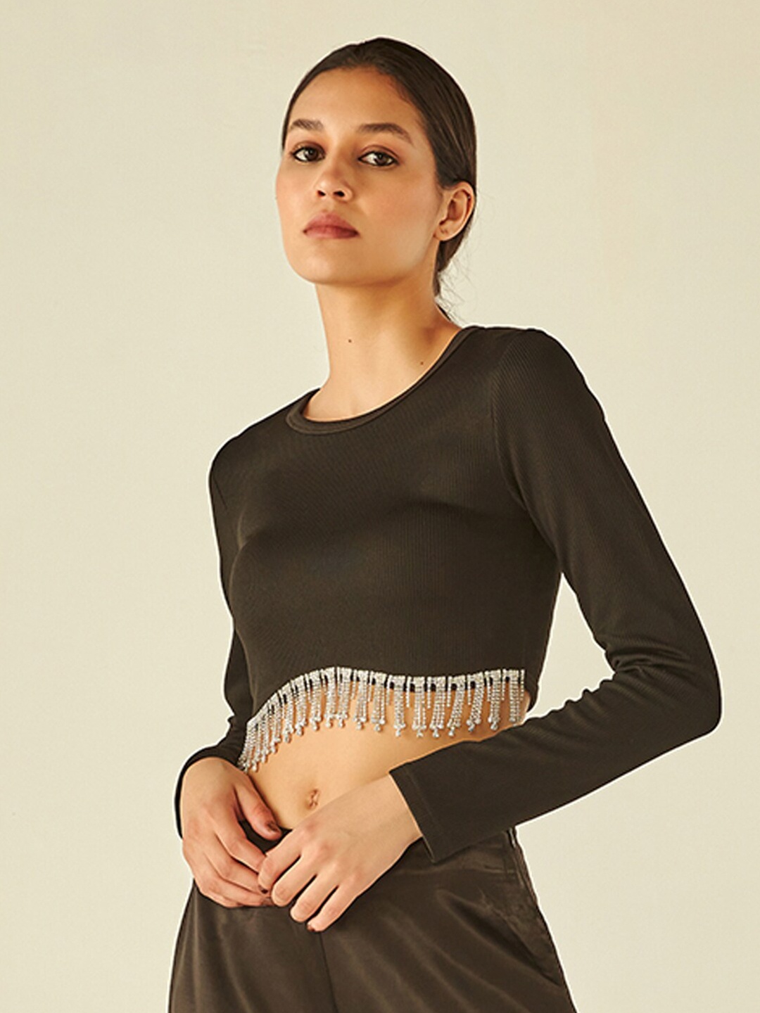 

COVER STORY Solid Fitted Crop Top, Black