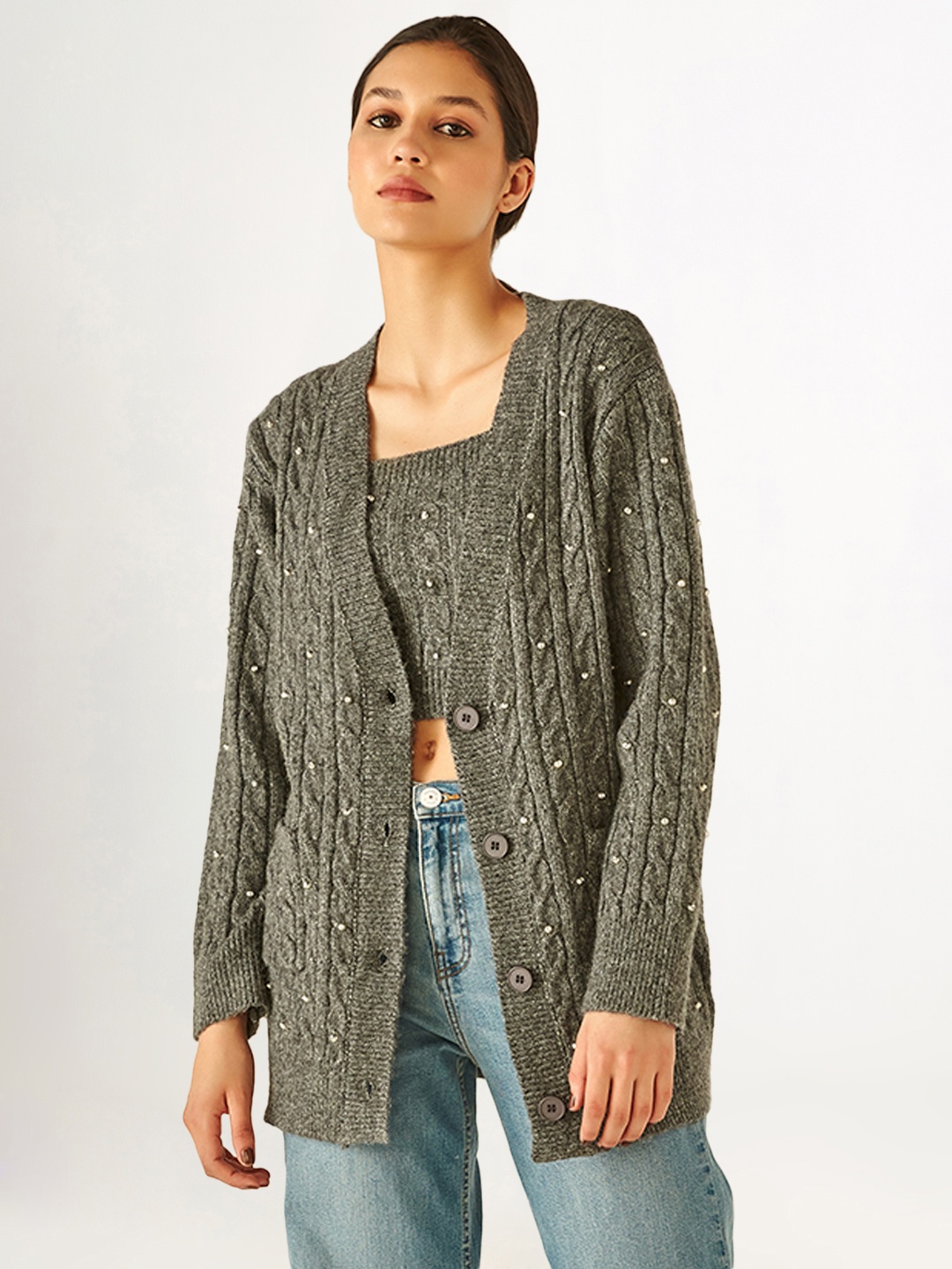 

COVER STORY Women Grey & White Wool Cable Knit
