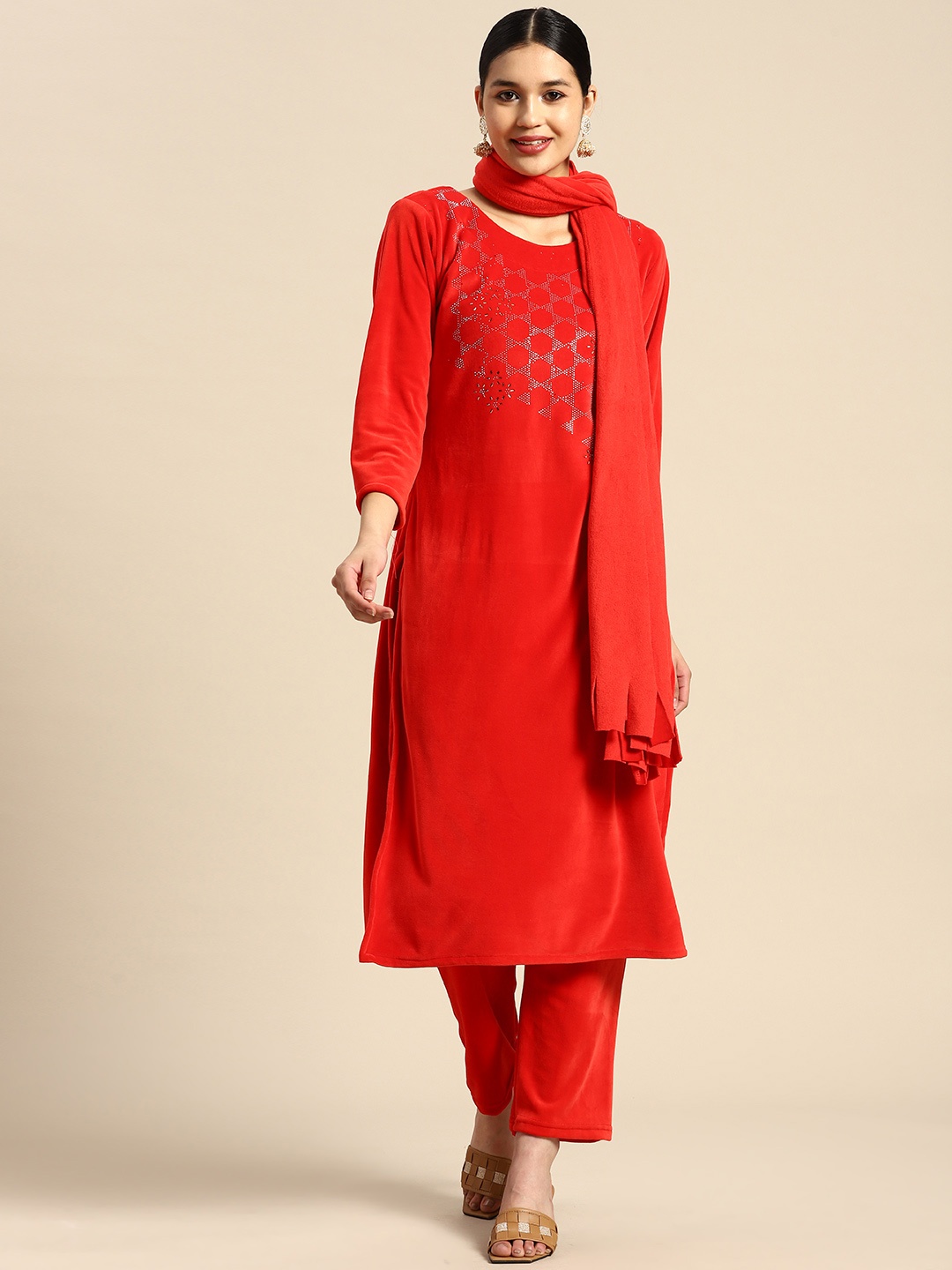 

Saadgi Women Embroidered Beads & Stones Velvet Kurta with Trousers & With Dupatta, Red