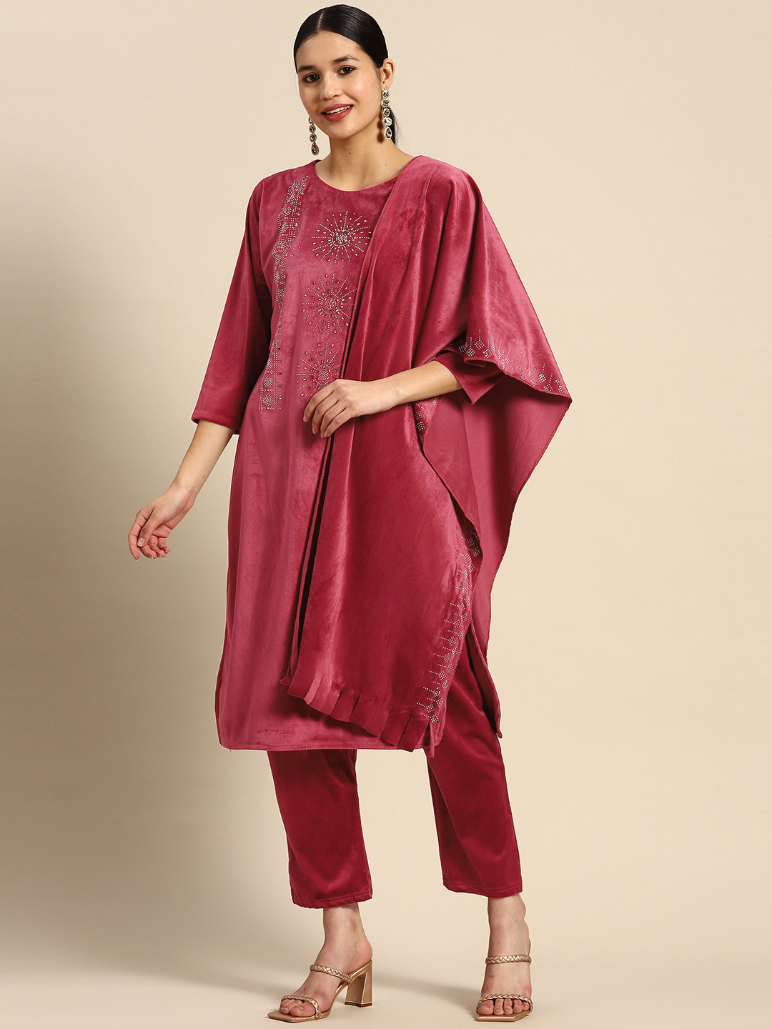 

Saadgi Women Embroidered Beads & Stones Velvet Kurta With Trousers & With Dupatta, Magenta