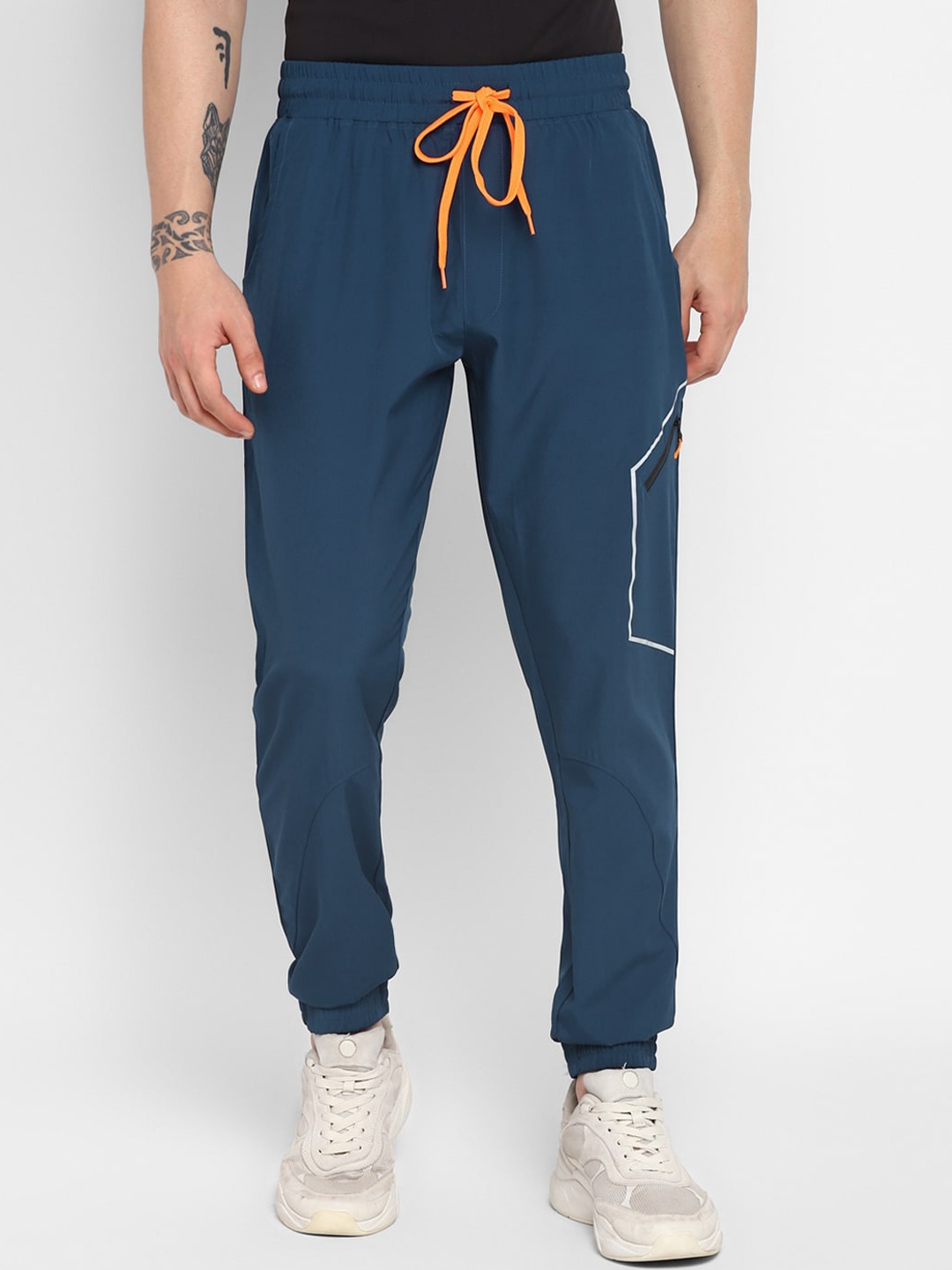 

OFF LIMITS Men Regular-Fit Jogger, Blue