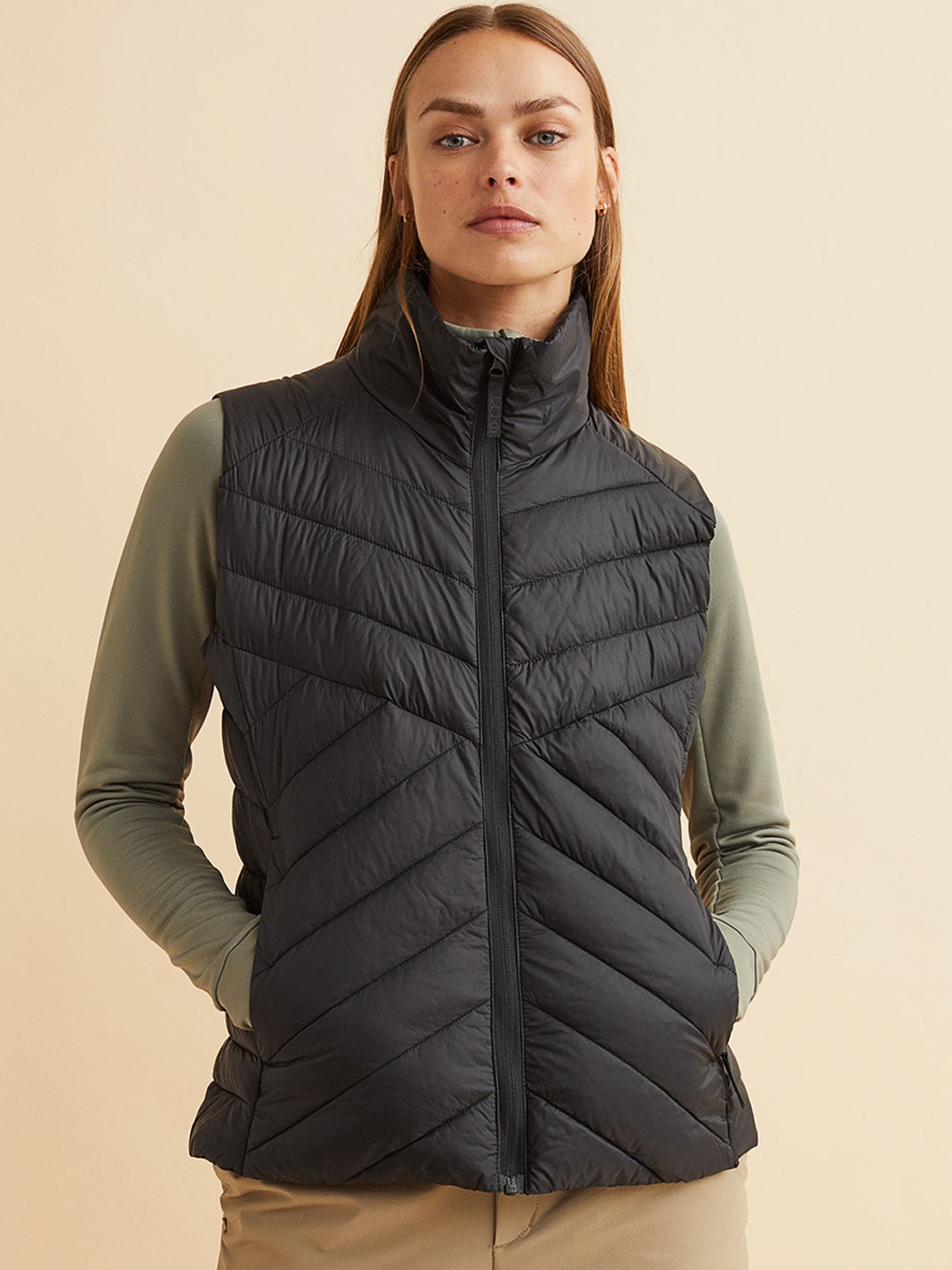 

H&M Women Lightweight Insulated Gilet, Black