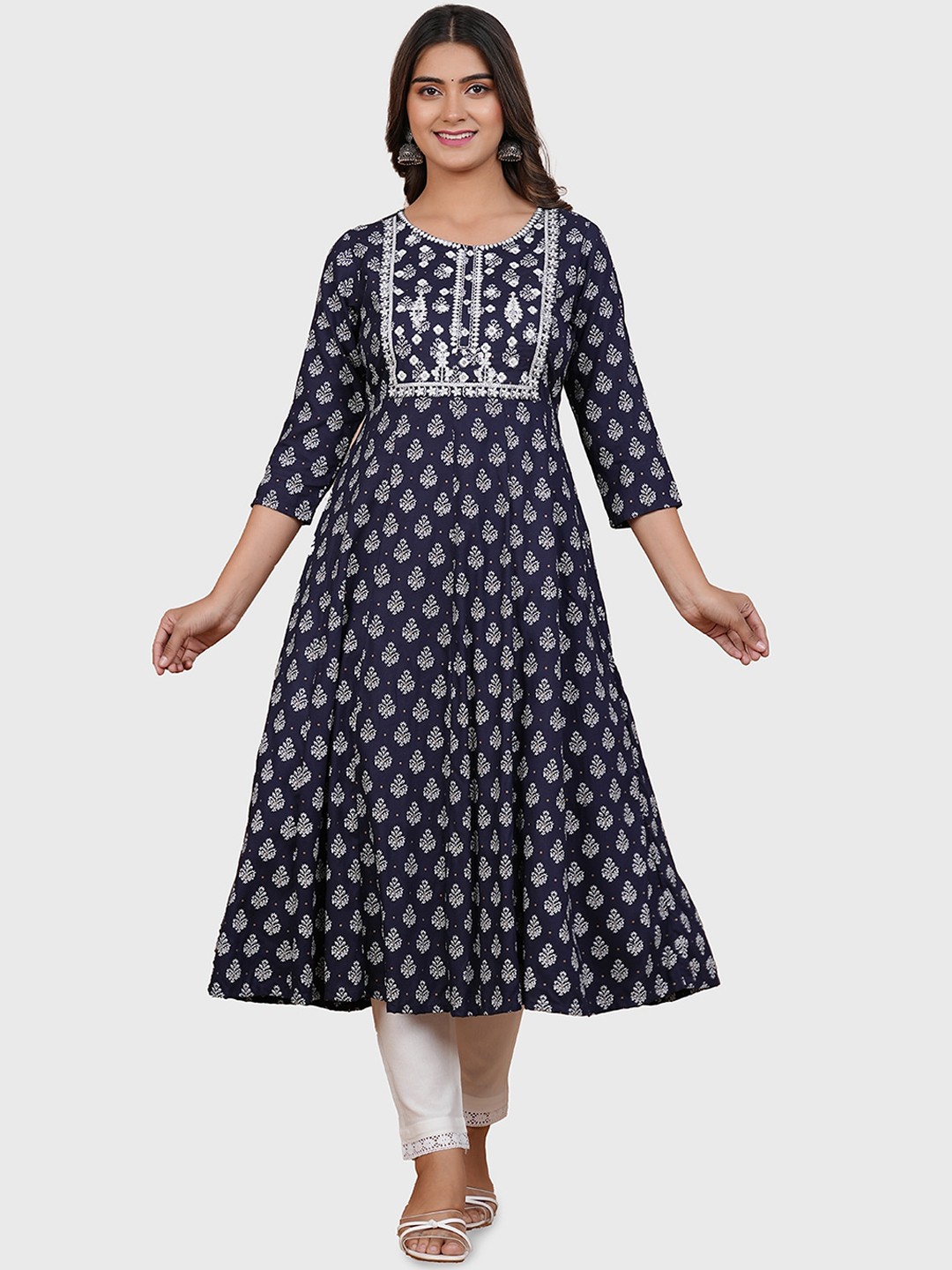 

ERISHA Women Floral Embroidered Thread Work Kurta With Trousers, Blue