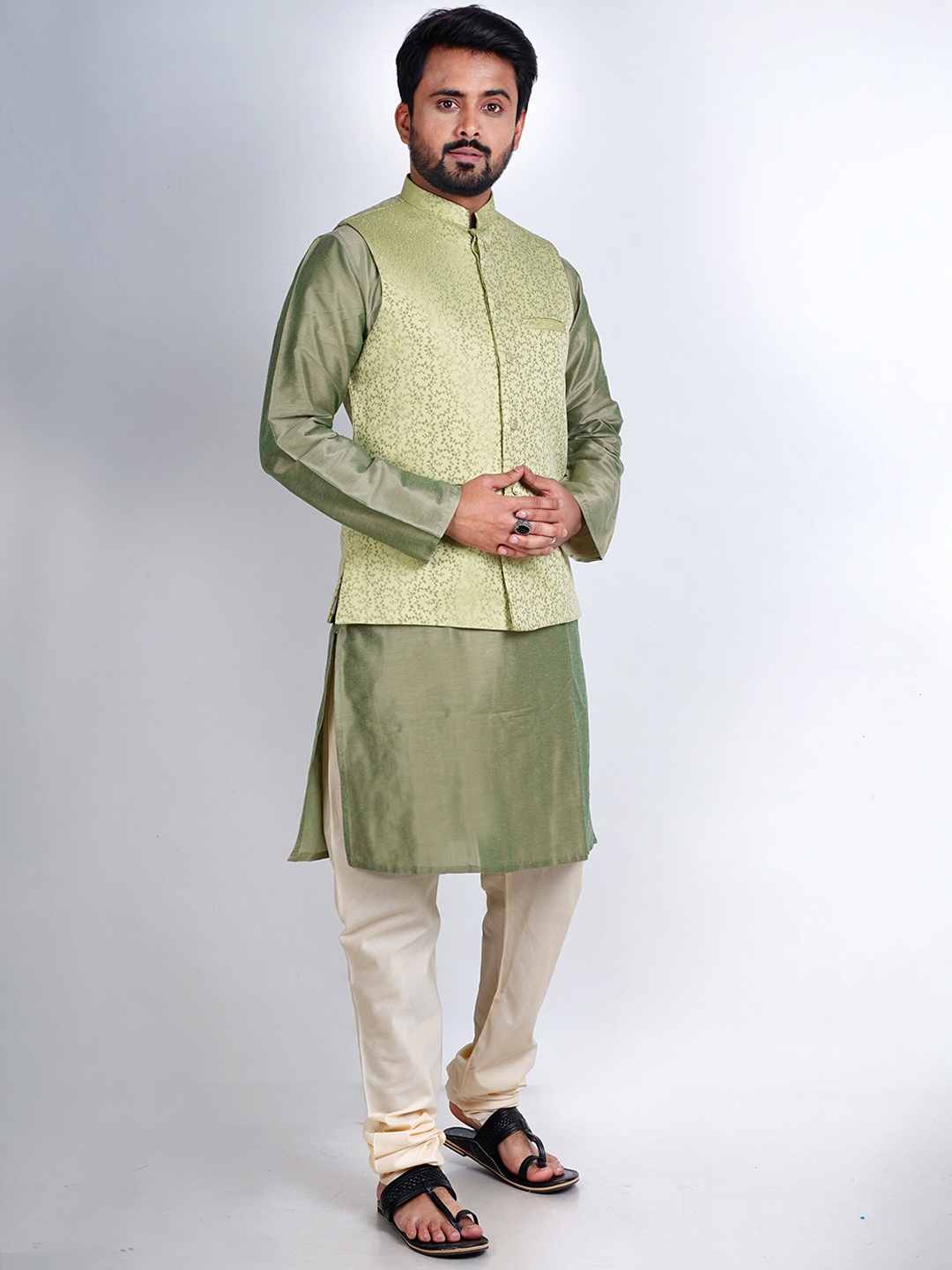 

HERE&NOW Men Woven Design Nehru Jacket, Green