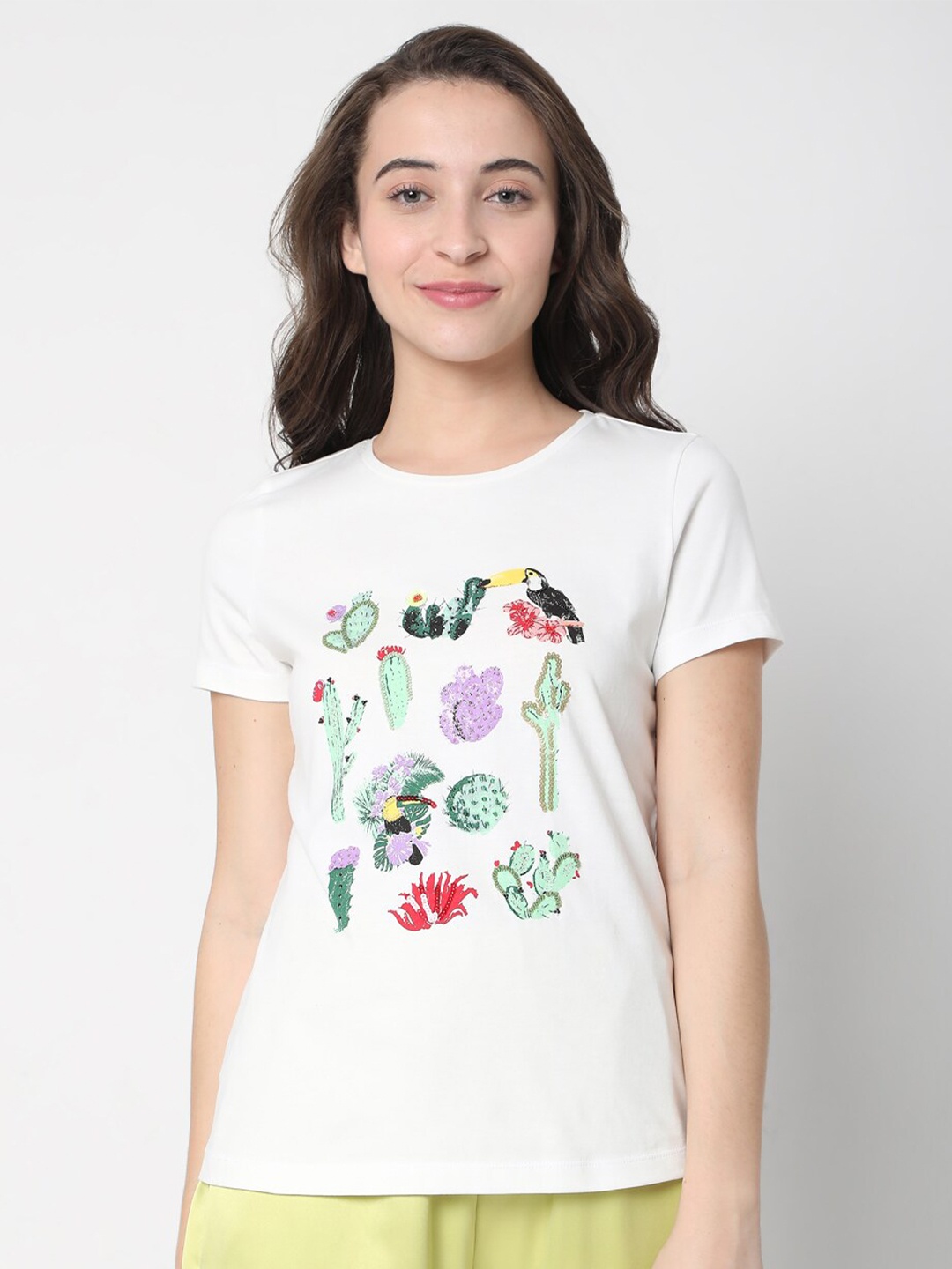 

Vero Moda Women Printed Cotton T-shirt, White