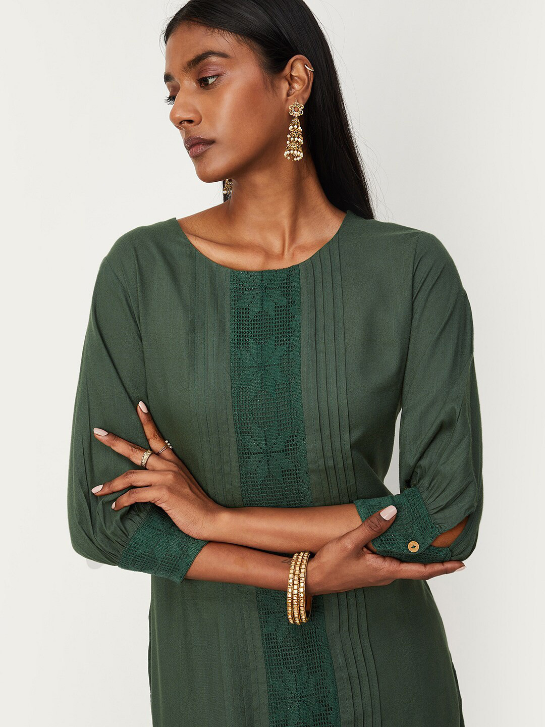 

max Floral Embroidered Thread Work Kurta, Olive