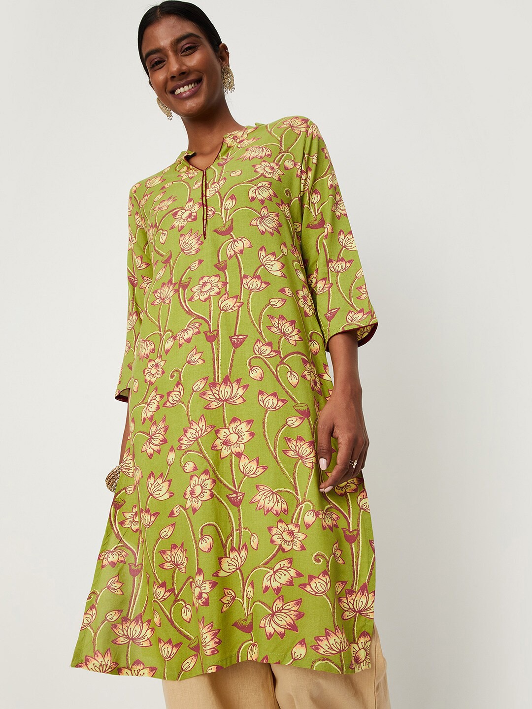 

max Notch Neck Floral Printed Regular Fit Kurta, Green