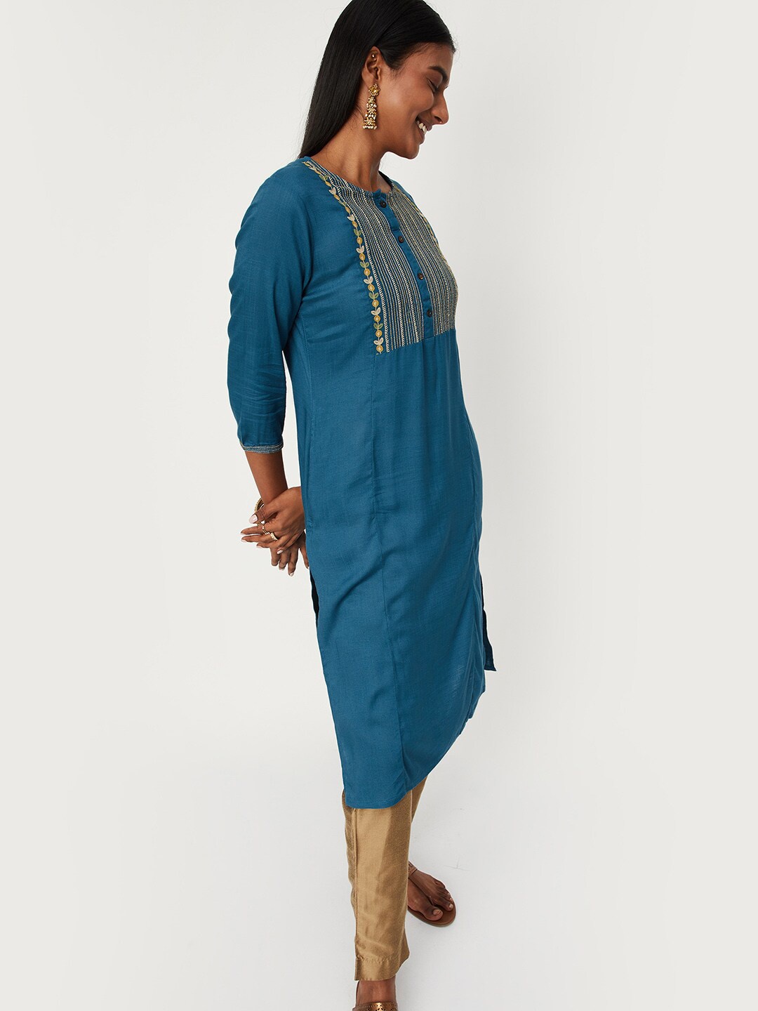 max Women Thread Work Kurta, Blue