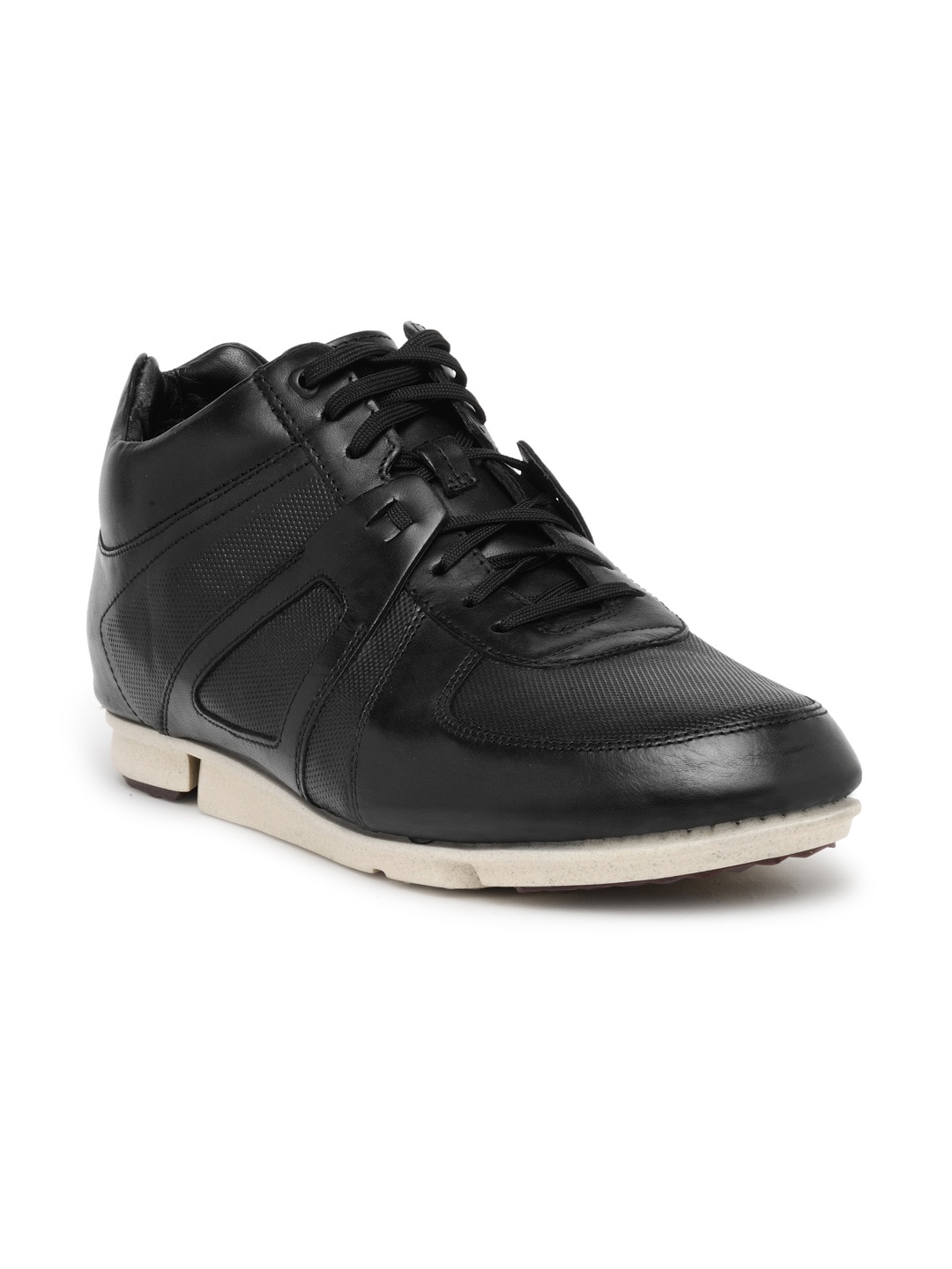 

Clarks Men Black Leather Sneakers