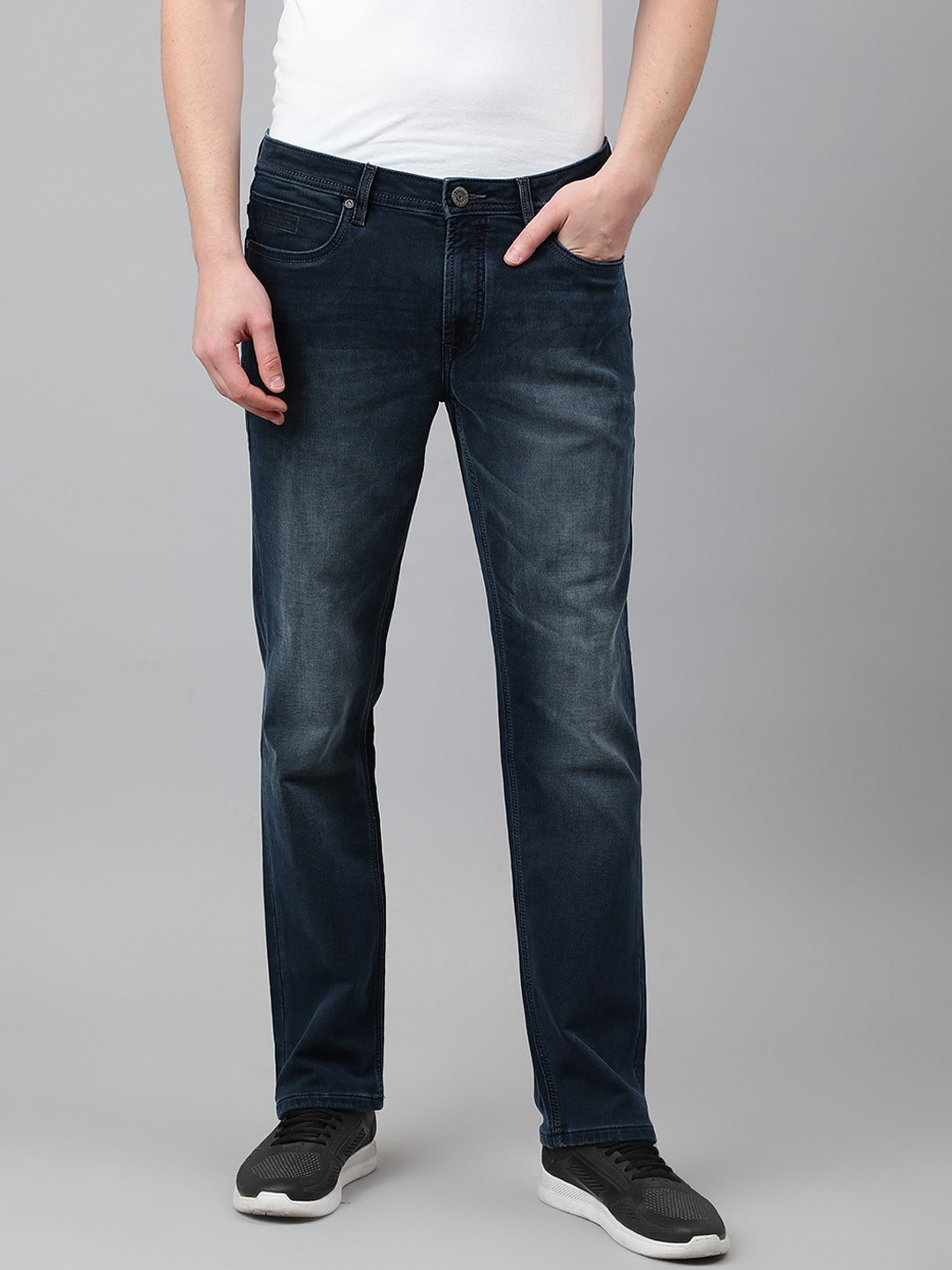 Richlook Men Blue Mildly Distressed Light Fade Stretchable Jeans