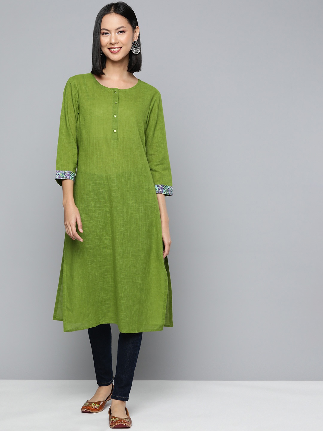 

HERE&NOW Women Solid Kurta, Green