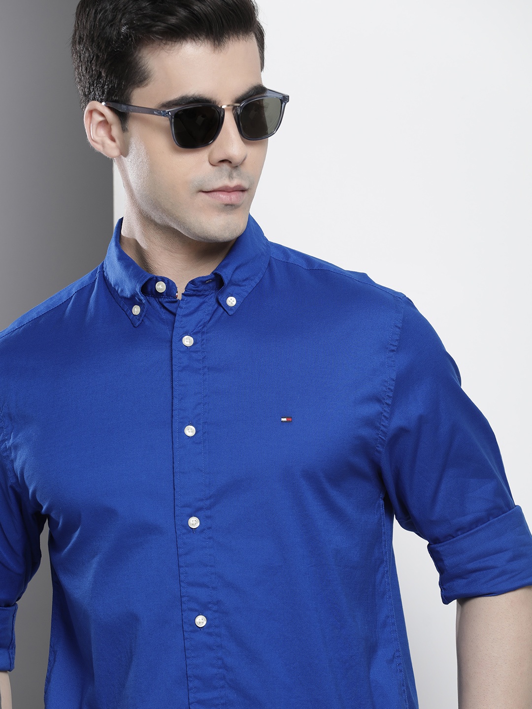 

Tommy Hilfiger Men Solid Organic Cotton Casual Shirt, Blue