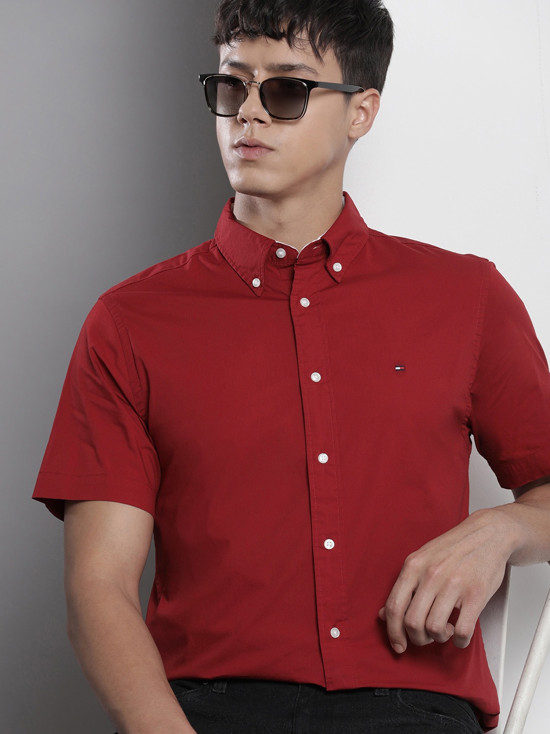 

Tommy Hilfiger Men Button Down Collar Solid Casual Shirt, Maroon