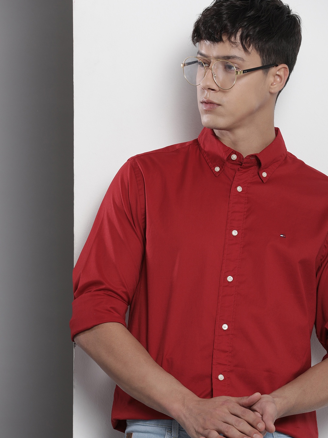 

Tommy Hilfiger Men Pure Cotton Solid Casual Shirt, Red