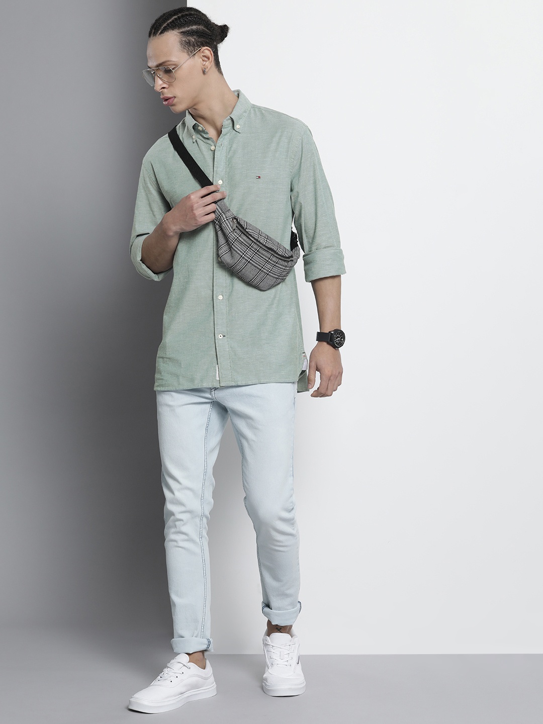 

Tommy Hilfiger Men Button-Down Collar Casual Shirt, Green