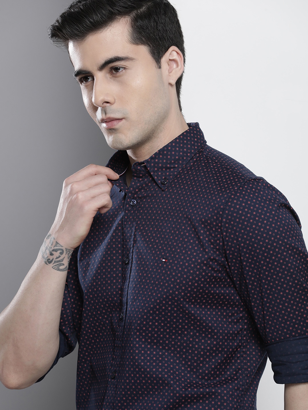 

Tommy Hilfiger Men Organic Cotton Slim Fit Printed Casual Shirt, Navy blue