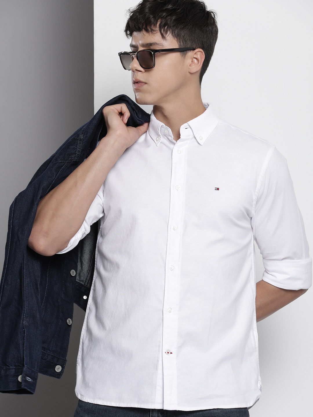 

Tommy Hilfiger Men Button Down Collar Solid Casual Shirt, White