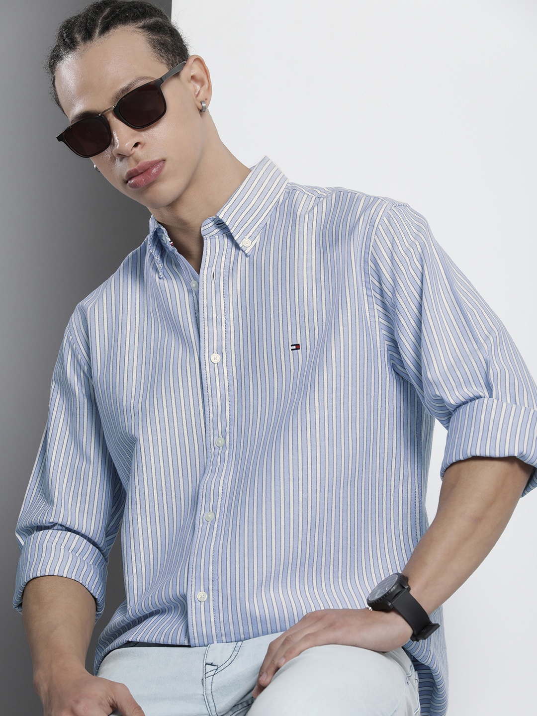 

Tommy Hilfiger Men Striped Pure Cotton Casual Shirt, Blue