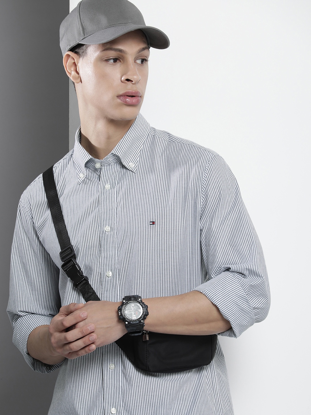 

Tommy Hilfiger Men Vertical Striped Pure Cotton Casual Shirt, Grey