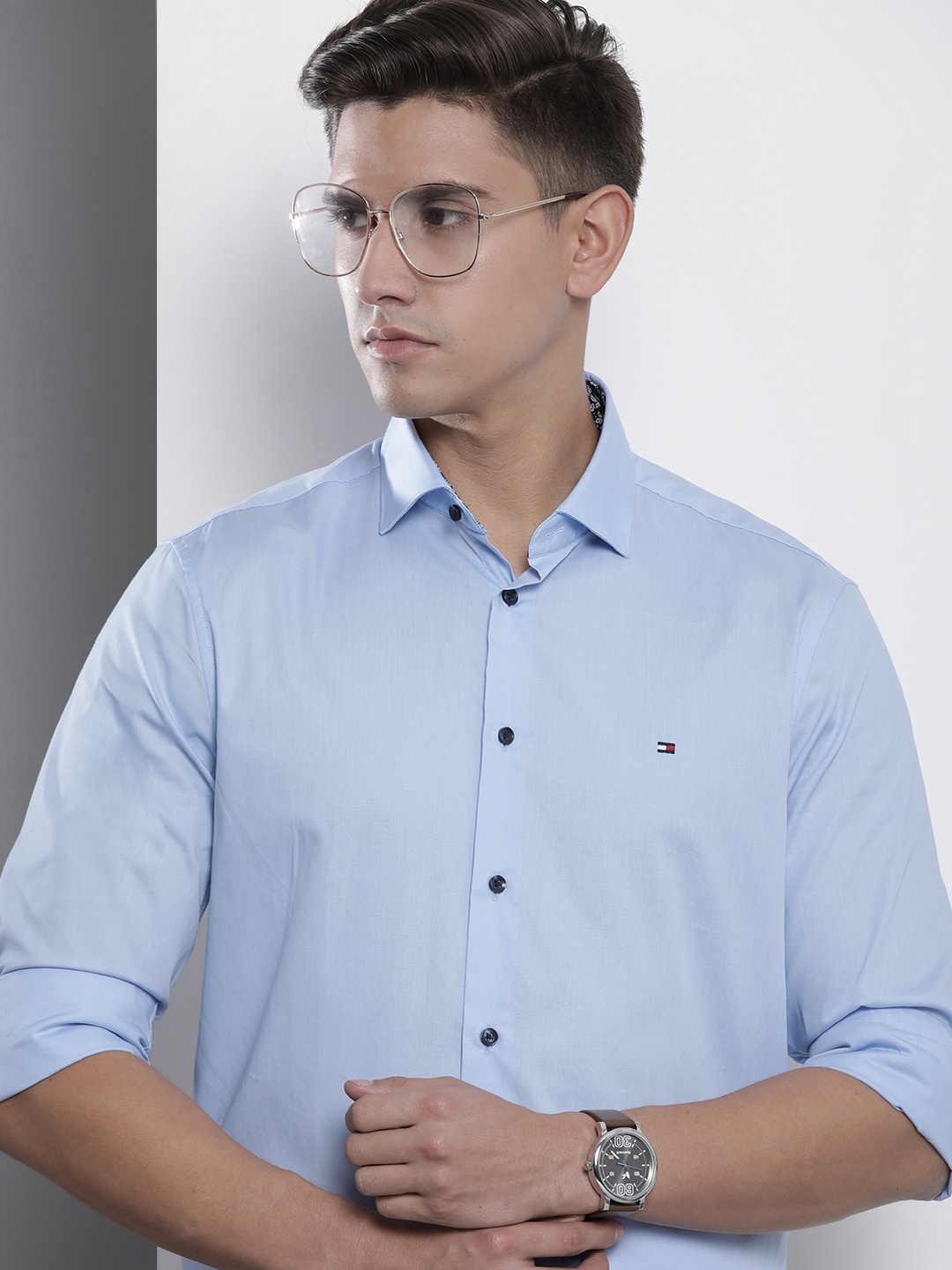 

Tommy Hilfiger Men Solid Slim Fit Shirt, Blue