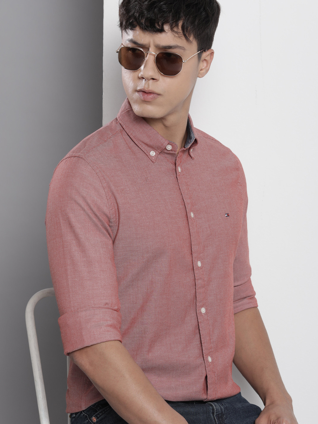

Tommy Hilfiger Men Slim Fit Self Design Casual Shirt, Maroon