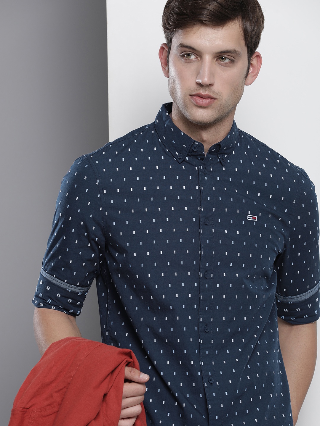 

Tommy Hilfiger Men Printed Pure Cotton Casual Shirt, Navy blue