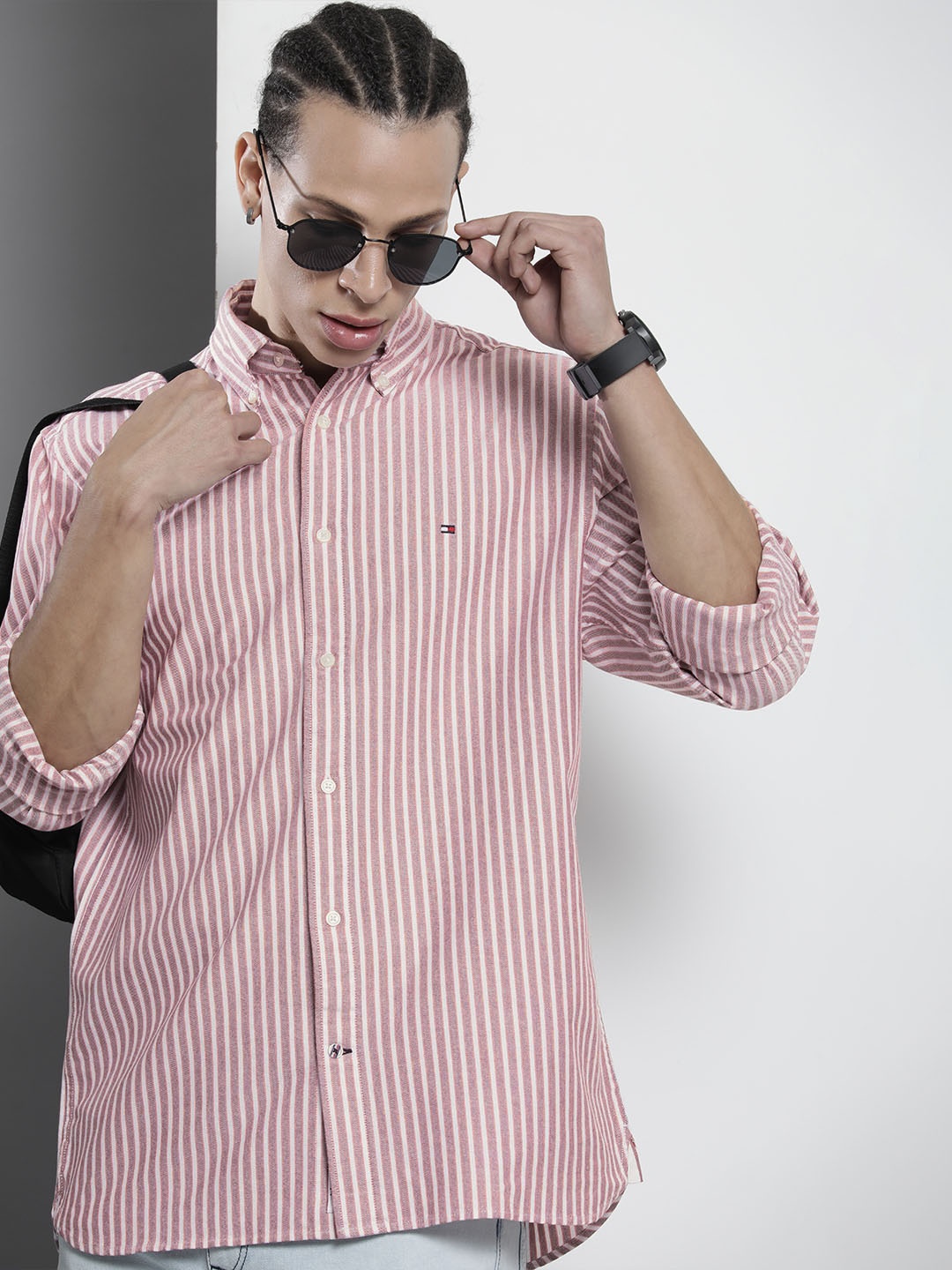 

Tommy Hilfiger Men Striped Pure Cotton Casual Shirt, Mauve