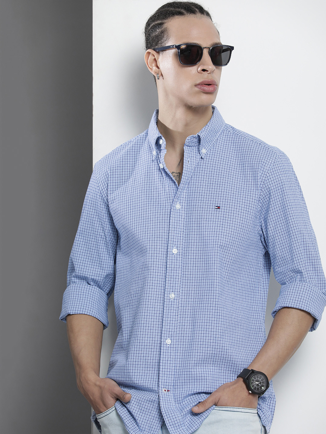 

Tommy Hilfiger Men Button Down Collar Checked Casual Shirt, Blue
