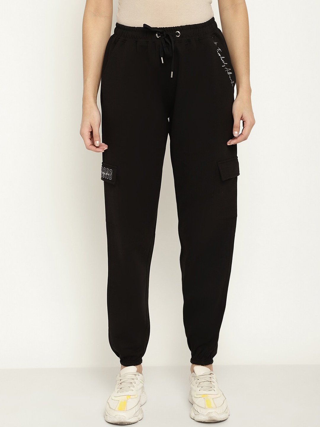 

METTLE Women Regular Fit Track Pants, Black