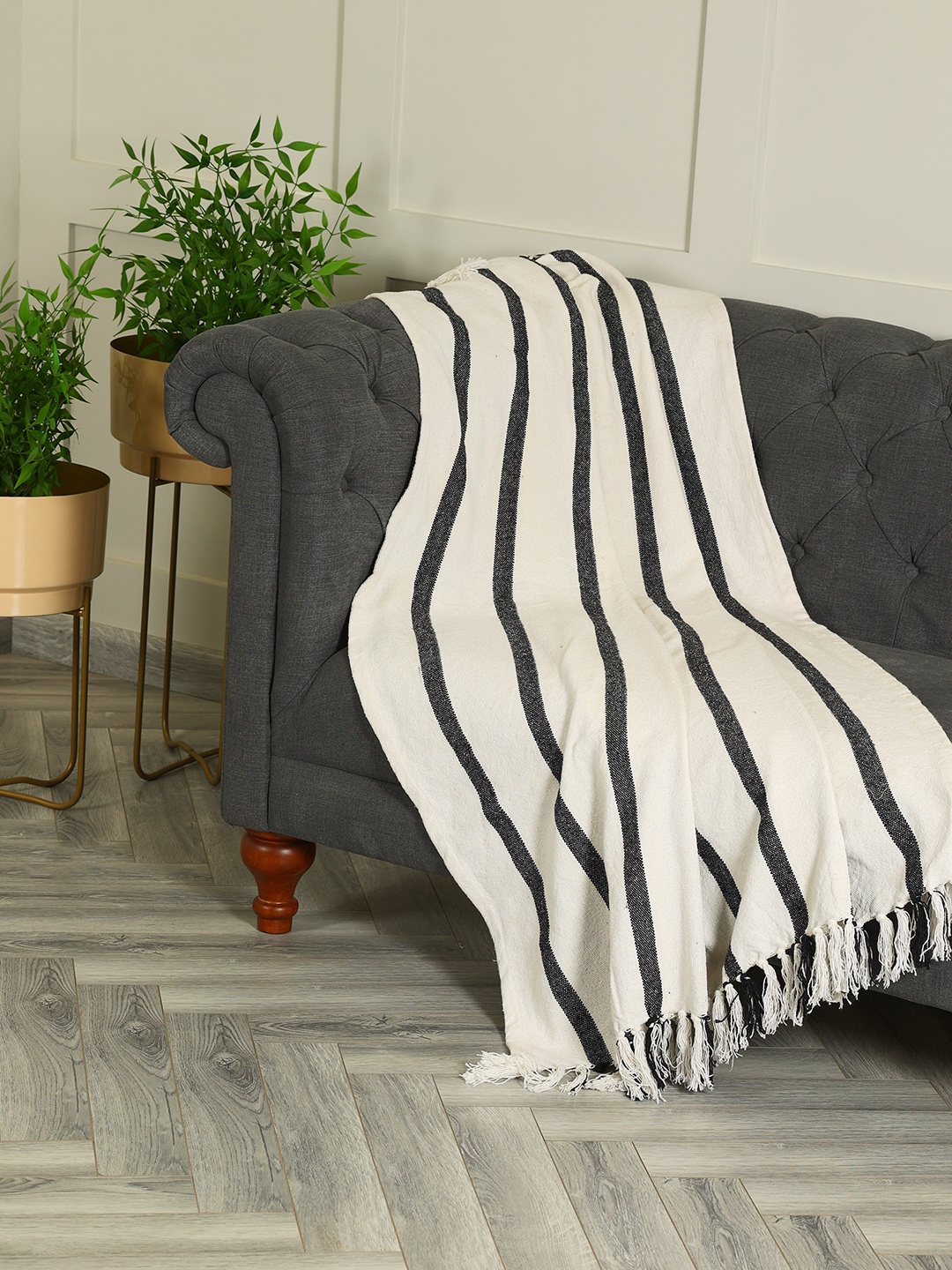 

SASHAA WORLD Striped Pure Cotton Throws, Black