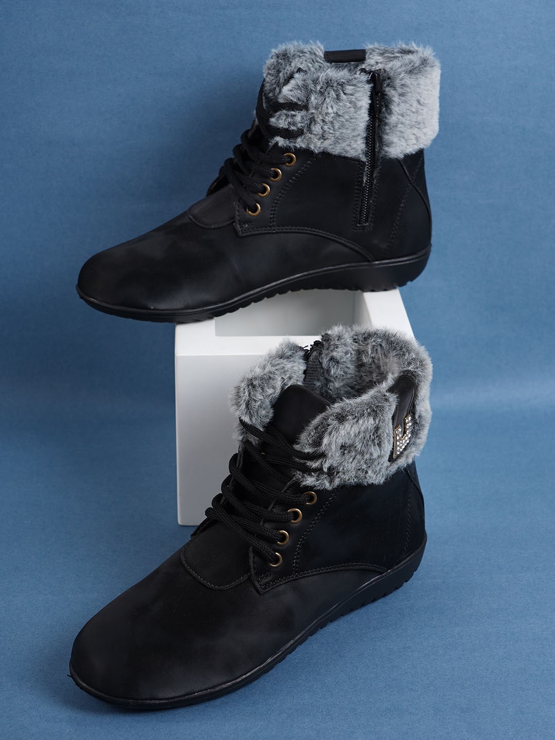 

Walkfree Women Faux Fur Trim Winter Boots, Black