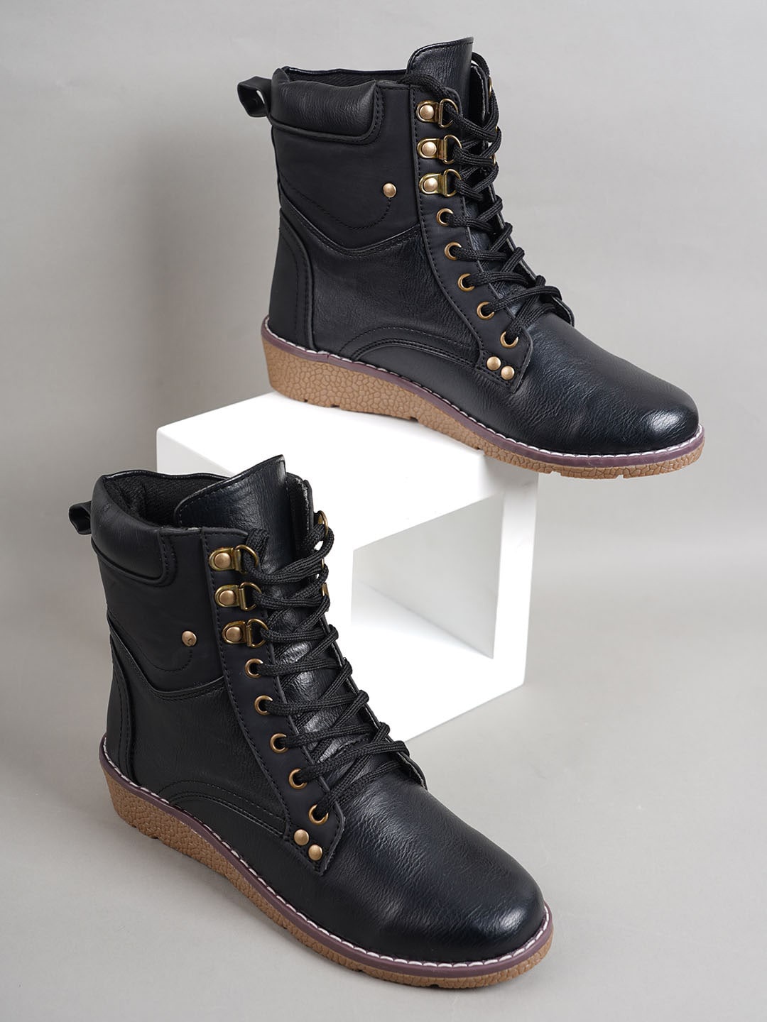 

Walkfree Women Casual Mid-Top Boots, Black