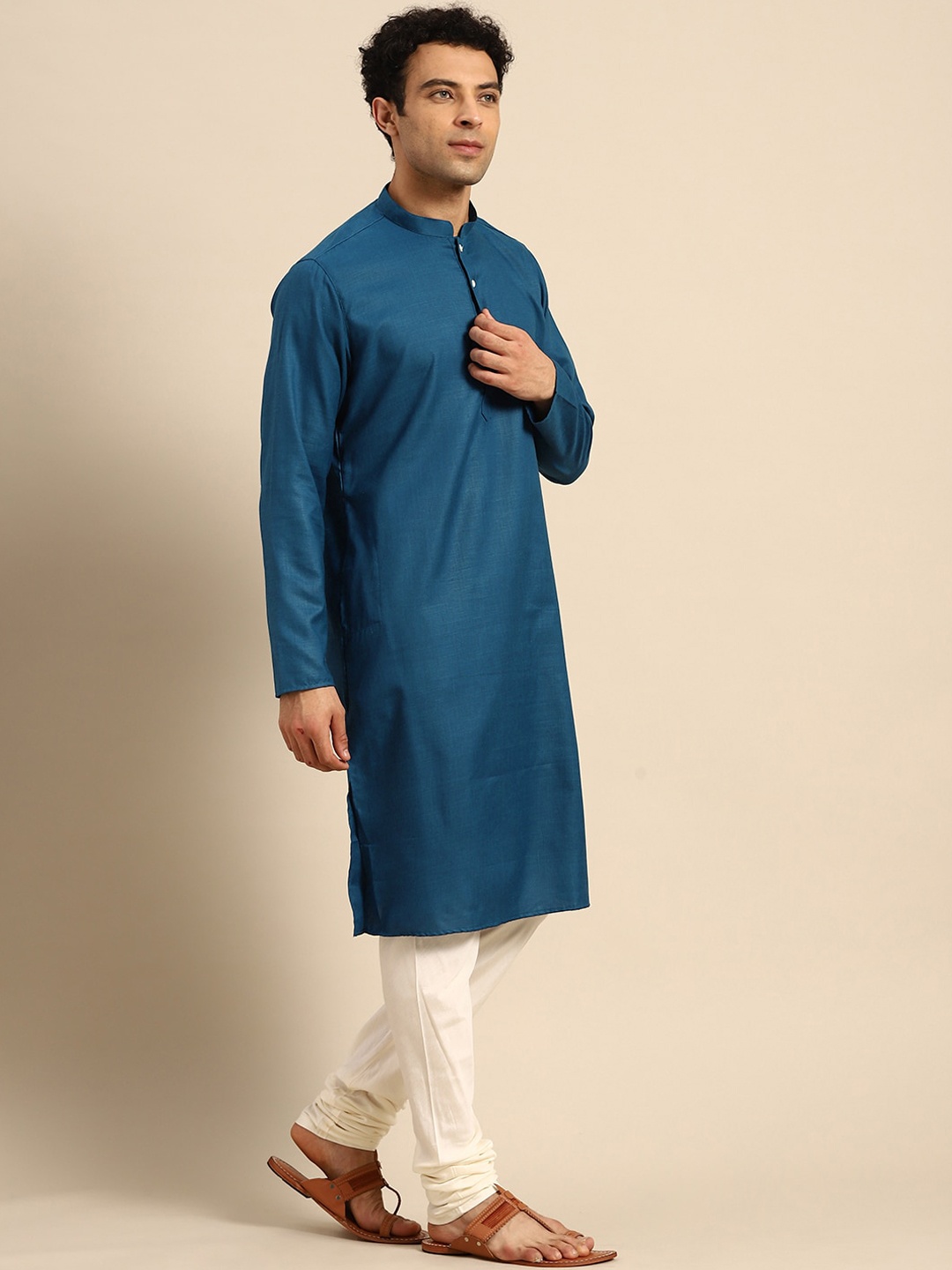 

KISAH Men Blue Geometric Flared Sleeves Kurta