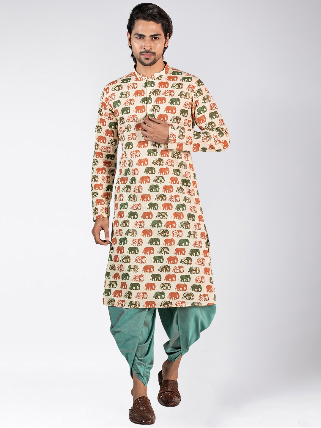 

KISAH Men Abstract Printed Cotton Kurta, Off white