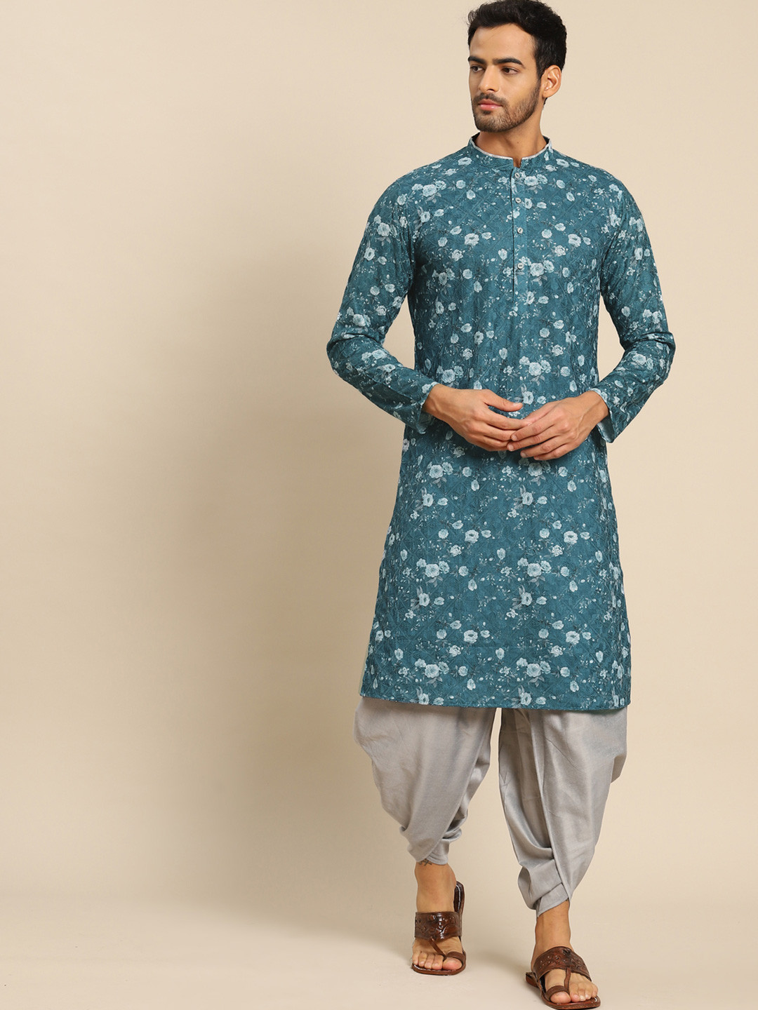 

KISAH Floral Embroidered Mandarin Straight Collar Kurta, Teal