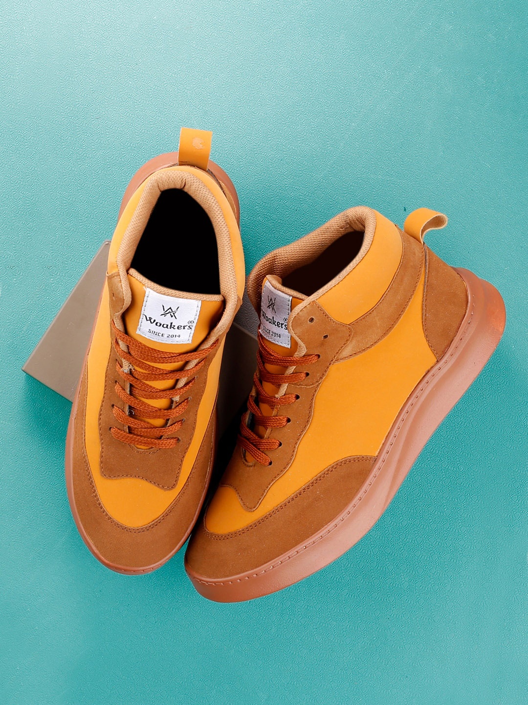 

Woakers Men Colourblocked Sneakers, Tan