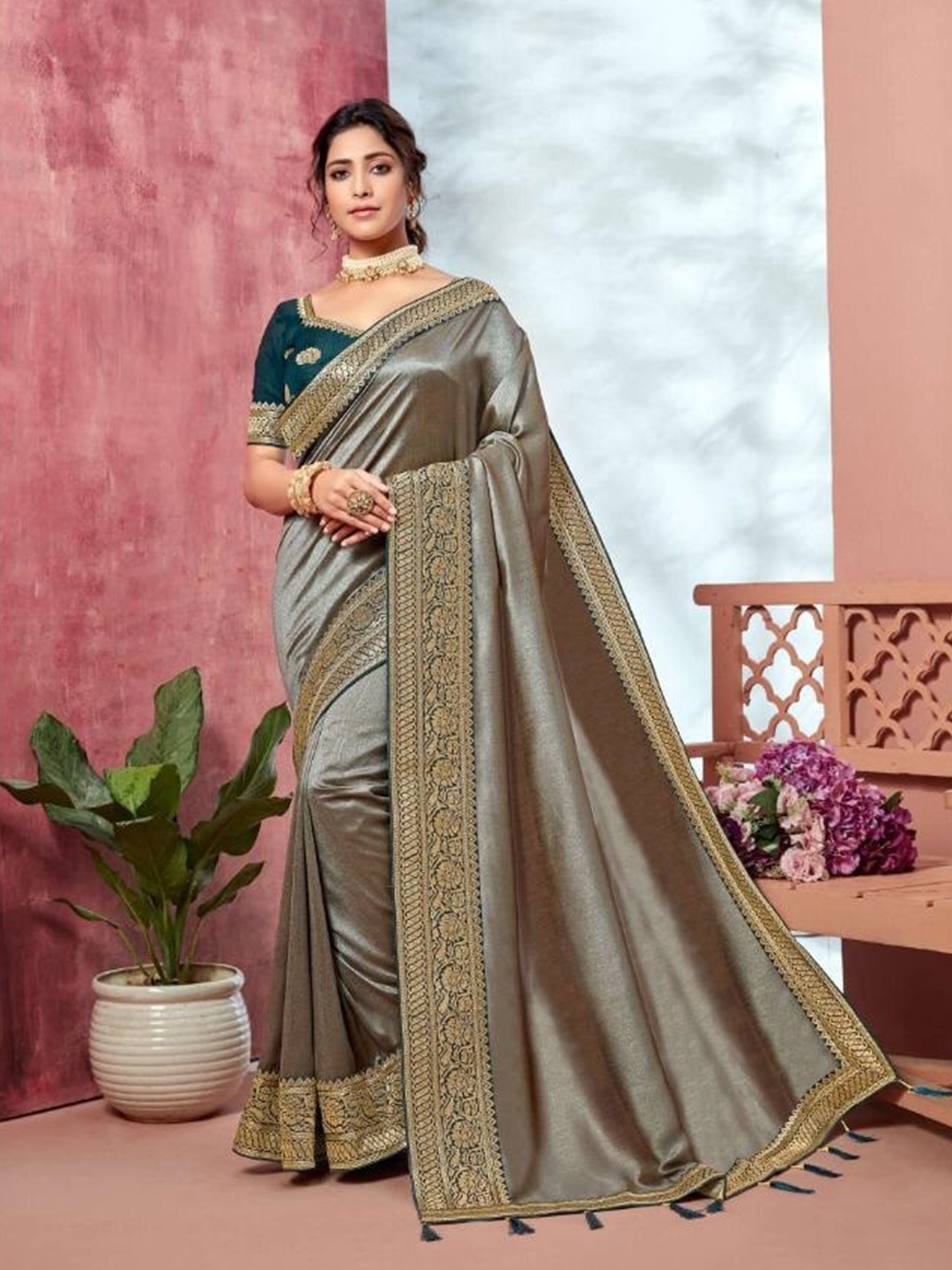 

SHAIBO SAREE Embroidered Silk Cotton Saree, Grey