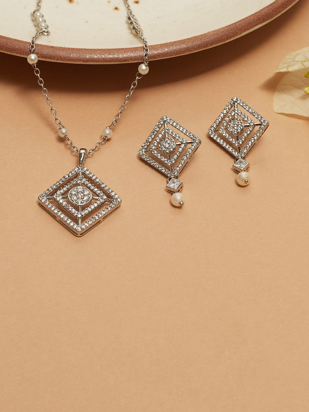 

Voylla Cubic Zirconia-Studded & Beaded Jewellery Set, White
