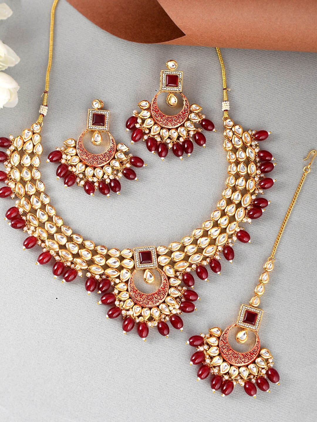 

Voylla Gold-Plated Kundan-Studded & Beaded Jewellery Set, Red