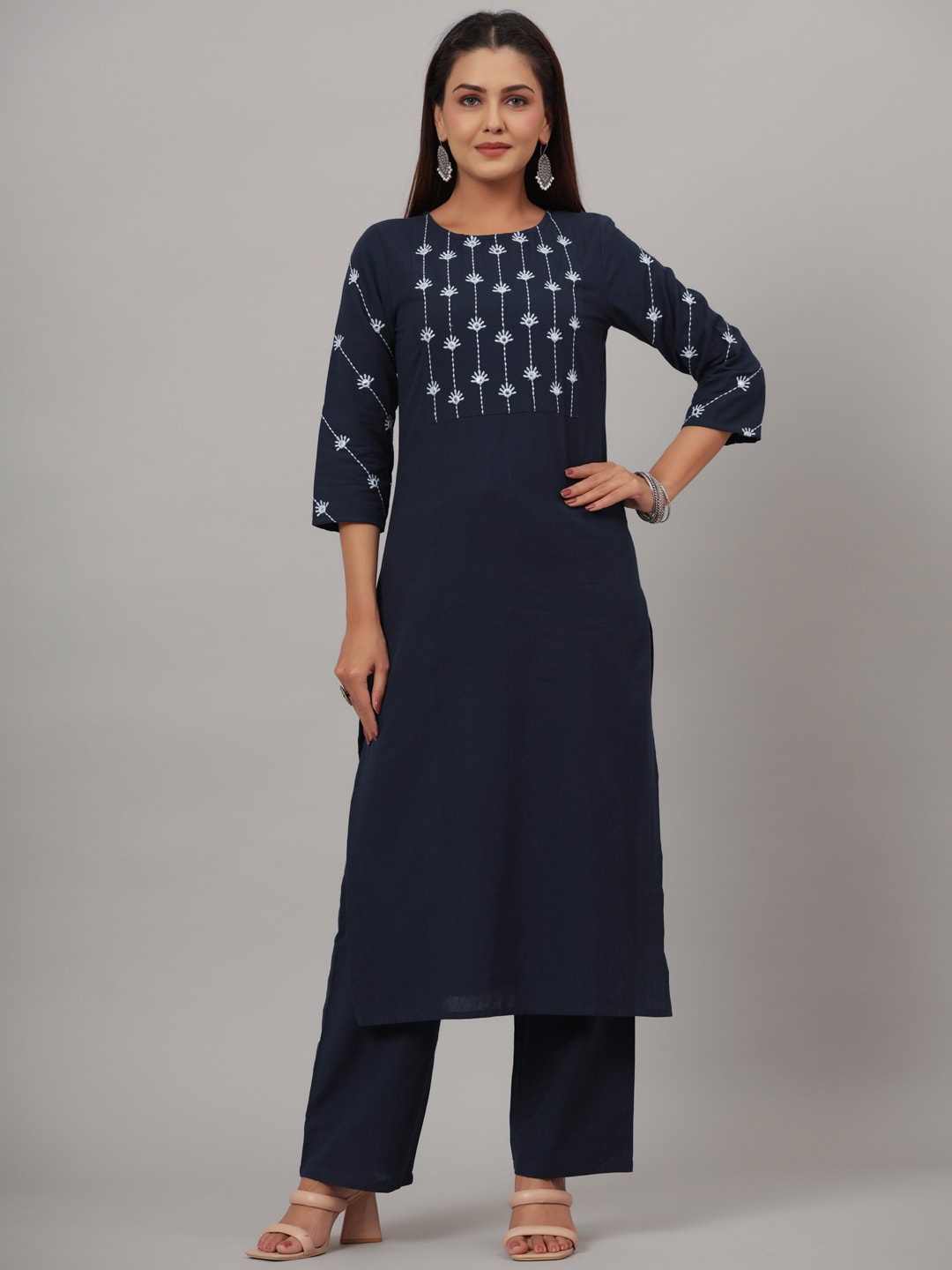 

CRAFTED FOR YOU Women Embroidered Thread Work Pure Cotton Kurta With Trousers, Navy blue