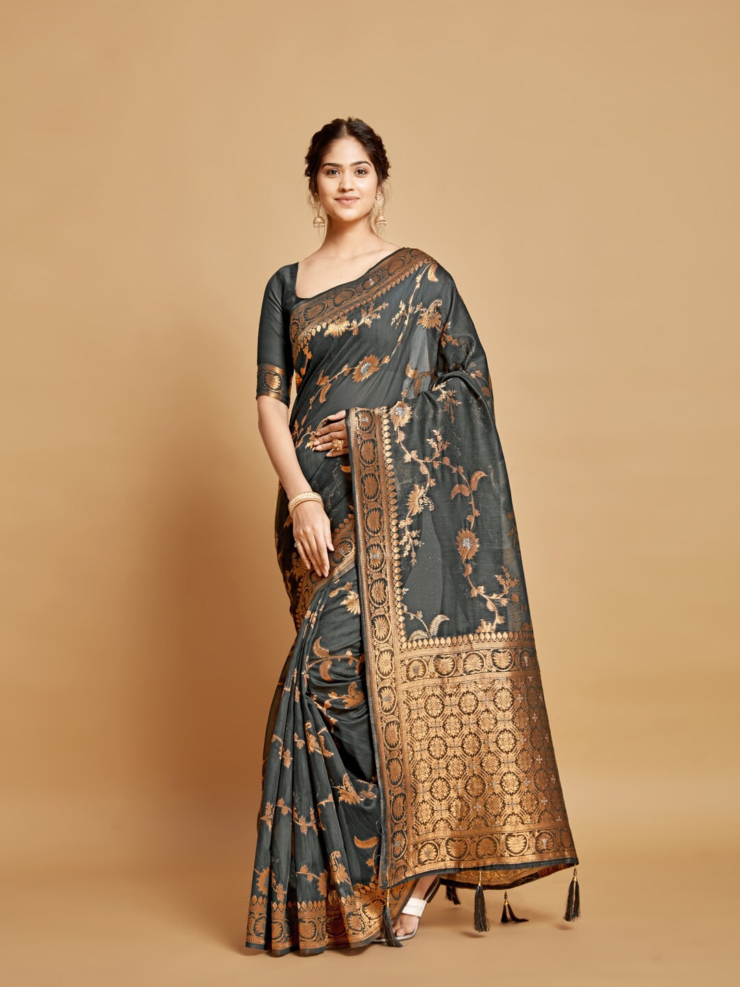 

GAJARAI Woven Design Zari Linen Blend Kanjeevaram Saree, Grey