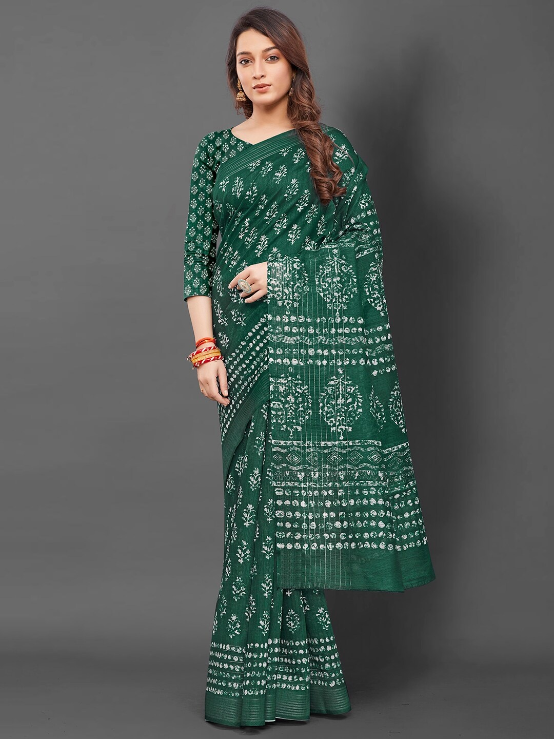 

Mitera Floral Printed Block Print Saree, Green
