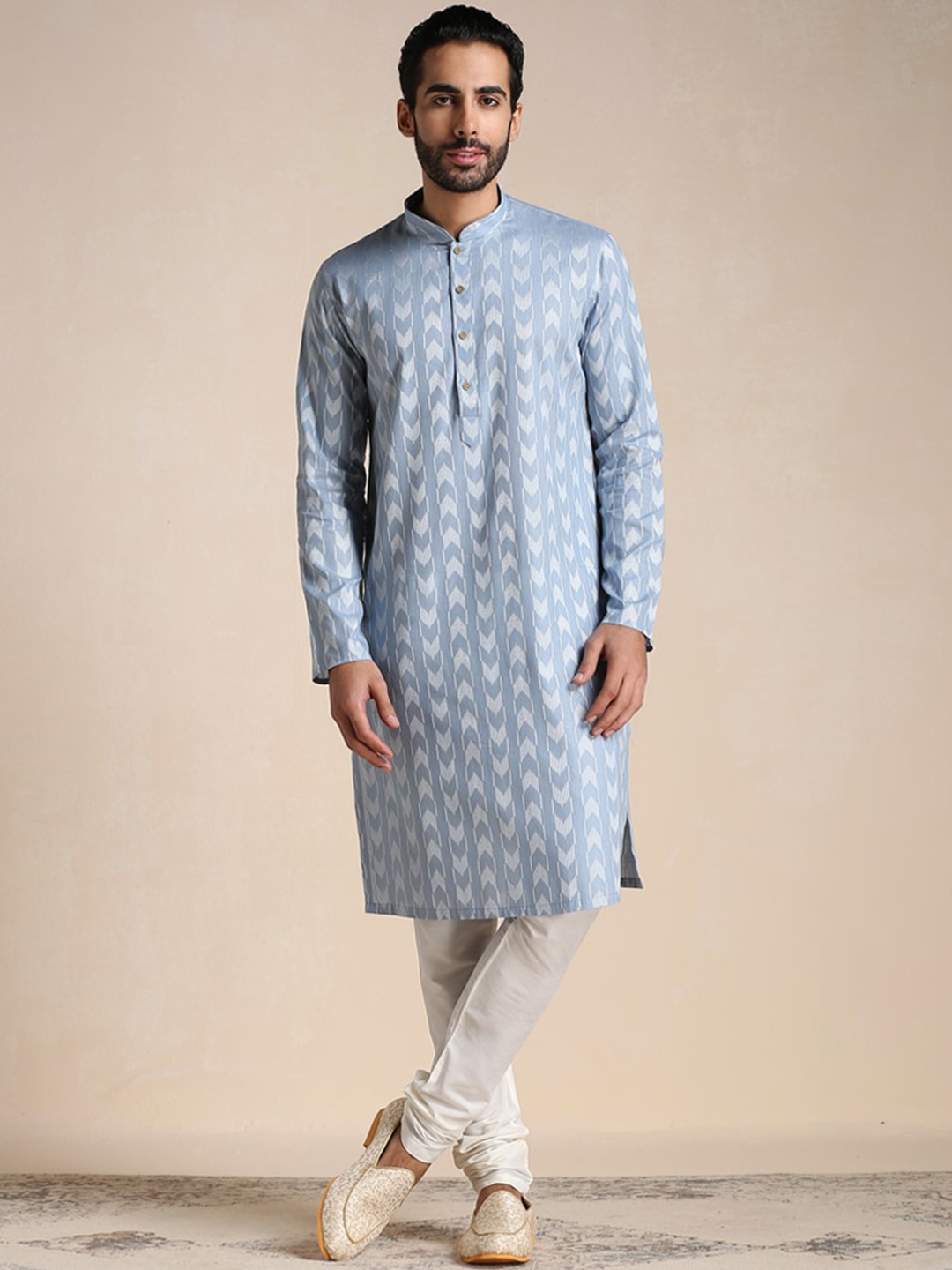 

Manyavar Men Geometric Cotton Kurta, Grey