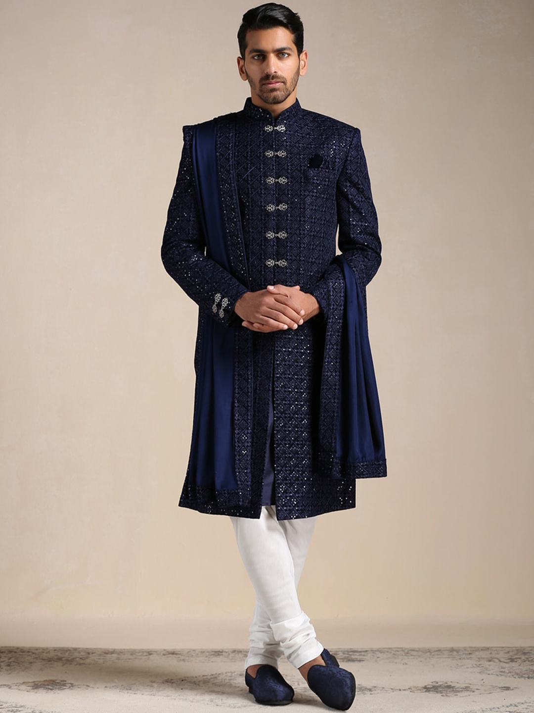 

Manyavar Men Self-Design Sherwani Churidar Set along with Dupatta, Blue