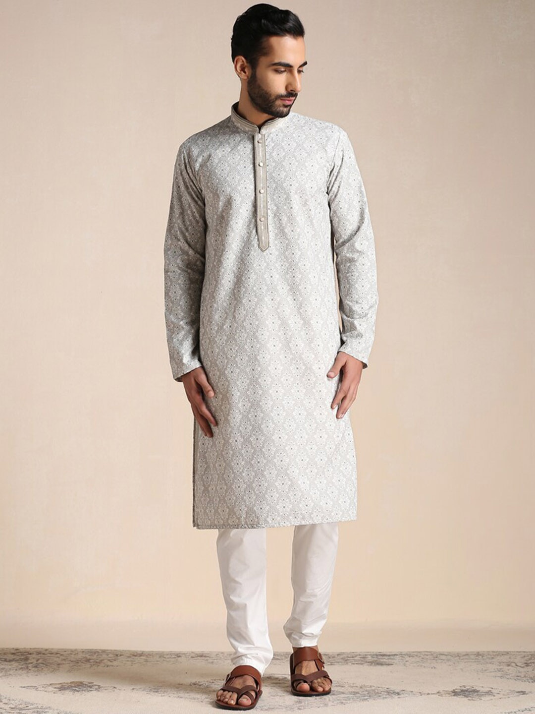 

Manyavar Men Mandarin Collar Printed Kurta with Pyjamas, Green