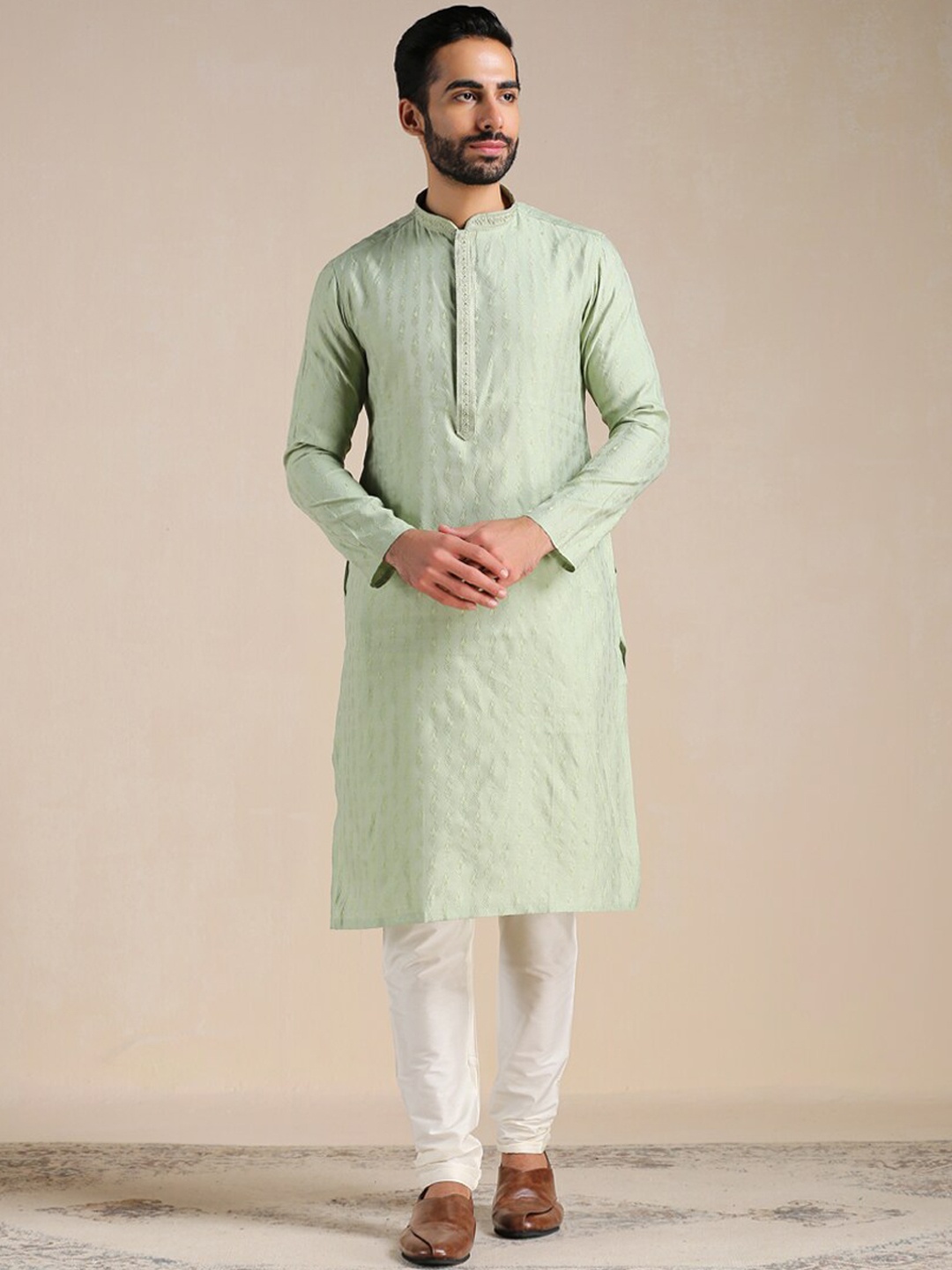 

Manyavar Men Mandarin Collar Kurta with Pyjamas, Green